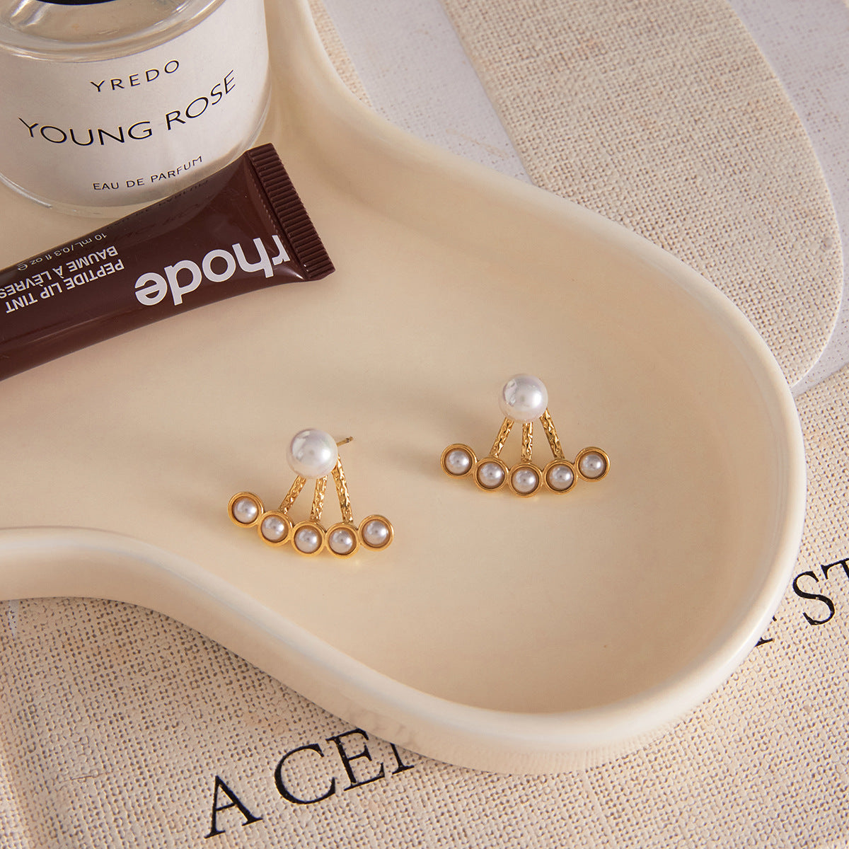 Pendientes de tuerca de perlas de acero inoxidable con diseño geométrico minimalista y chapado en oro PVD al vacío para mujer