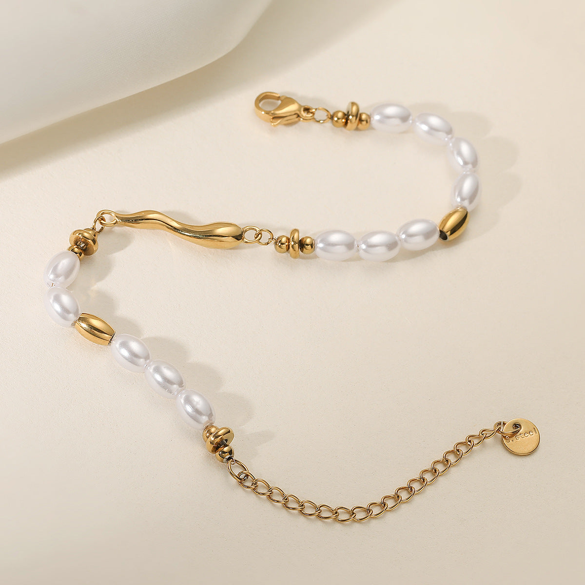 Minimalist Elegant 18K Gold Plated Stainless Steel Geometric Pearl Bracelet for Women