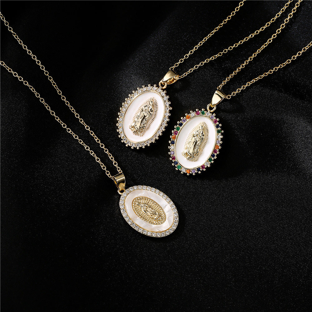Collana con Pendente Geometrico Irregolare Stile Lusso in Rame Placcato Oro 18K e Finitura Smaltata, con Zirconi su Catena a O