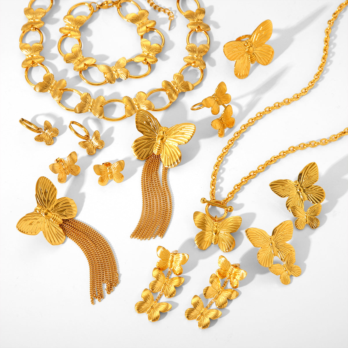Collana pendente a farfalla vintage da donna in acciaio inossidabile con finitura galvanizzata, design geometrico e ispirato agli insetti