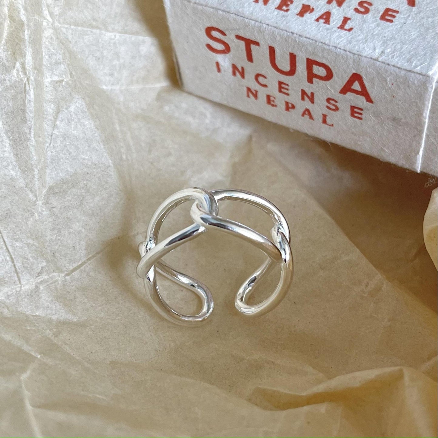 Anillo Enchapado Geométrico Minimalista de Plata de Ley 925