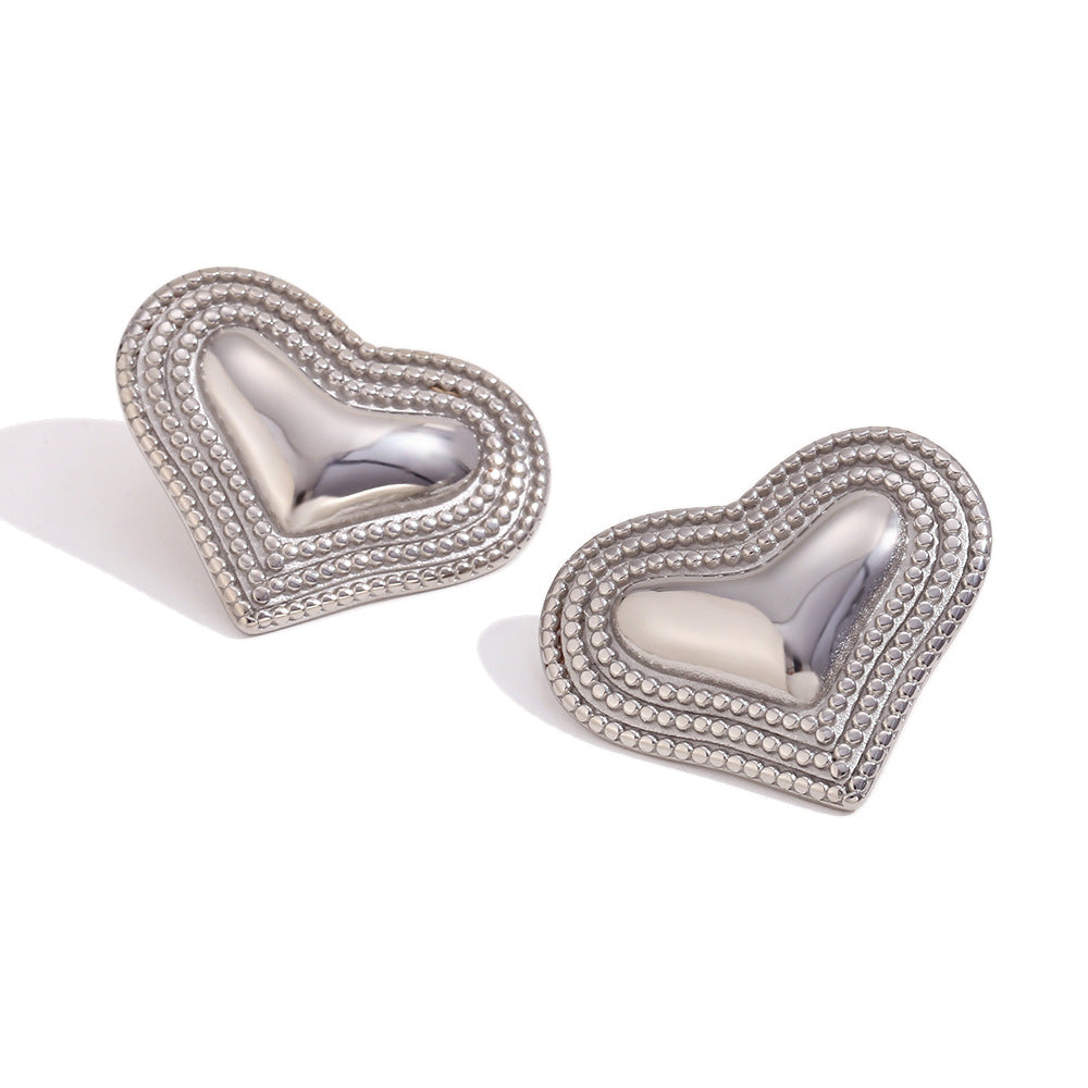 Fashionable OL Style Heart-Shaped Stainless Steel Earrings with 18K Gold Plating and Polished Surface