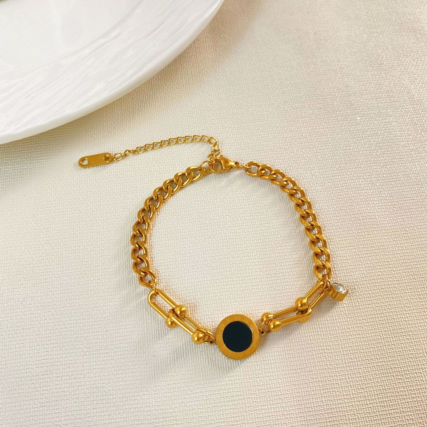 Original Design Gold Plated Titanium Steel Micro-inlaid Shell Black and White Double-sided Roman Number Bracelet