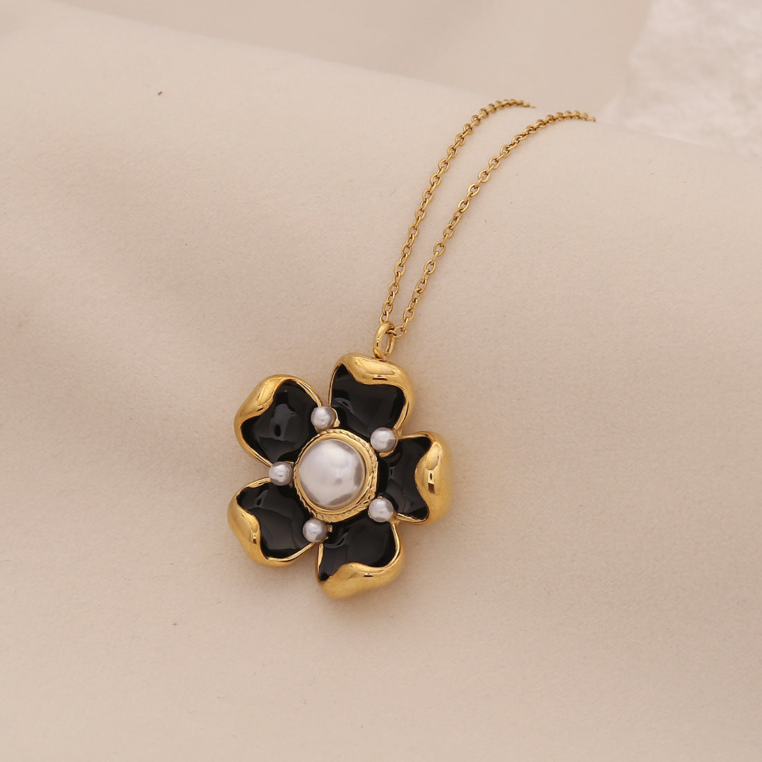 Fashionable Floral Pearl-Look 3D Flower Stainless Steel Pendant Necklace for Women