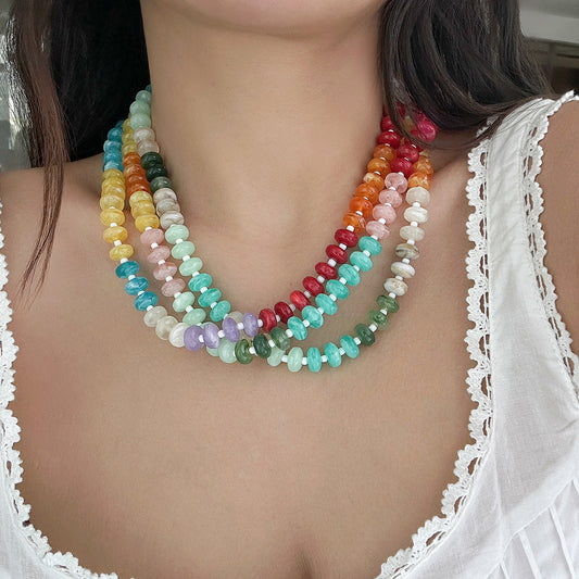 Collana girocollo con perline acriliche geometriche minimaliste e colori arcobaleno da donna