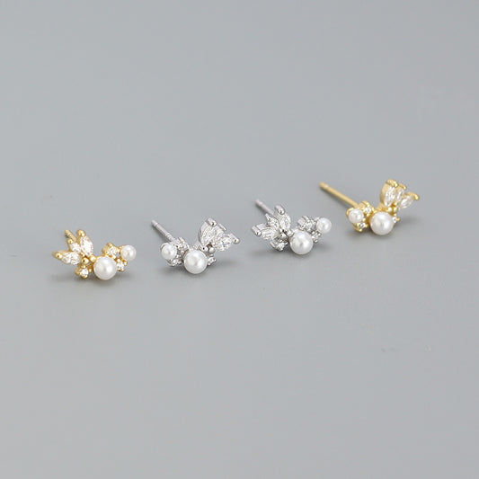 Dulces y elegantes pendientes de tuerca de plata de ley 925 con perlas redondas, ovaladas y circonitas cúbicas para mujer