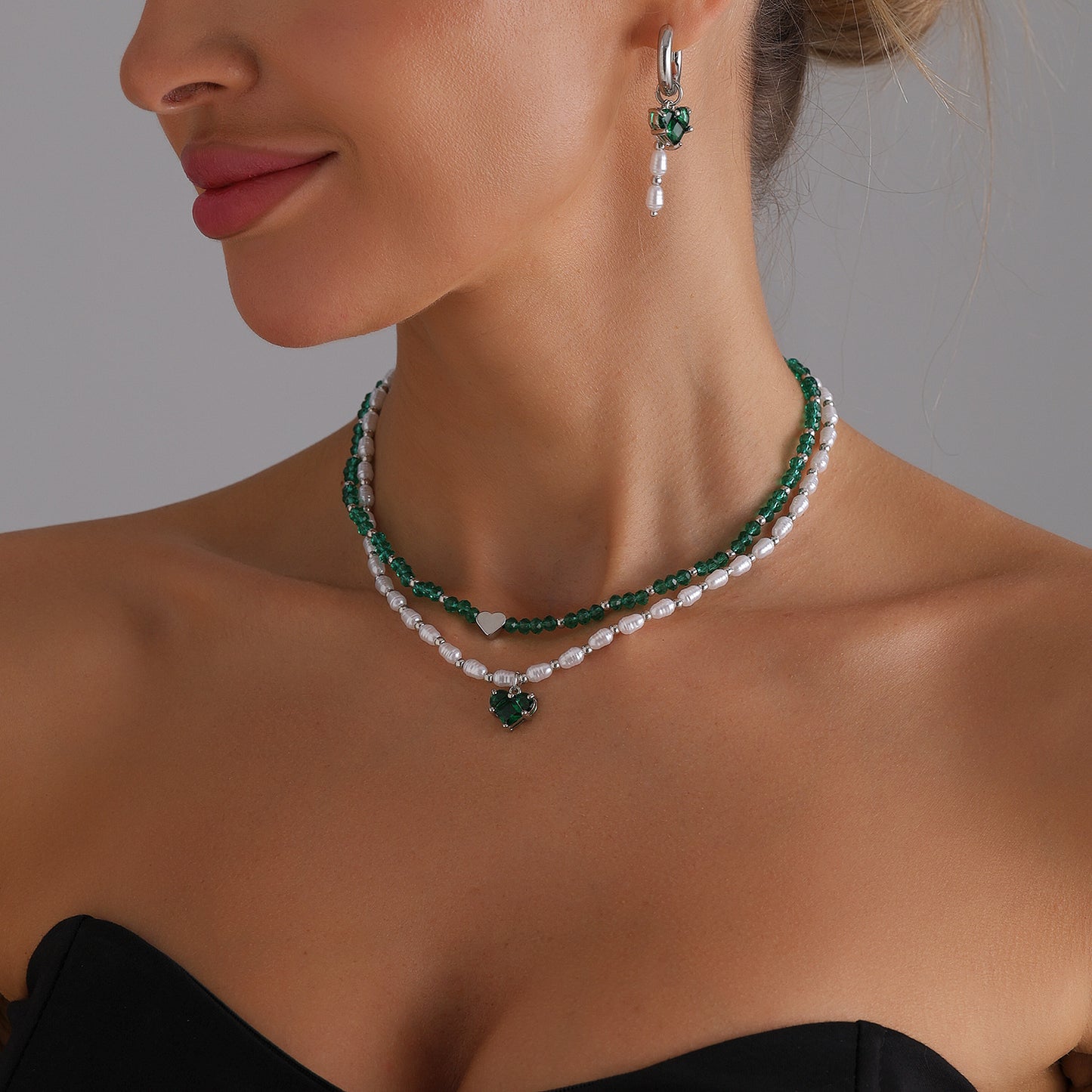 Elegant Heart-Shaped Geometric Alloy Necklace with Rhinestone Accents, Plated Finish, Delicate Clavicle Chain for Women