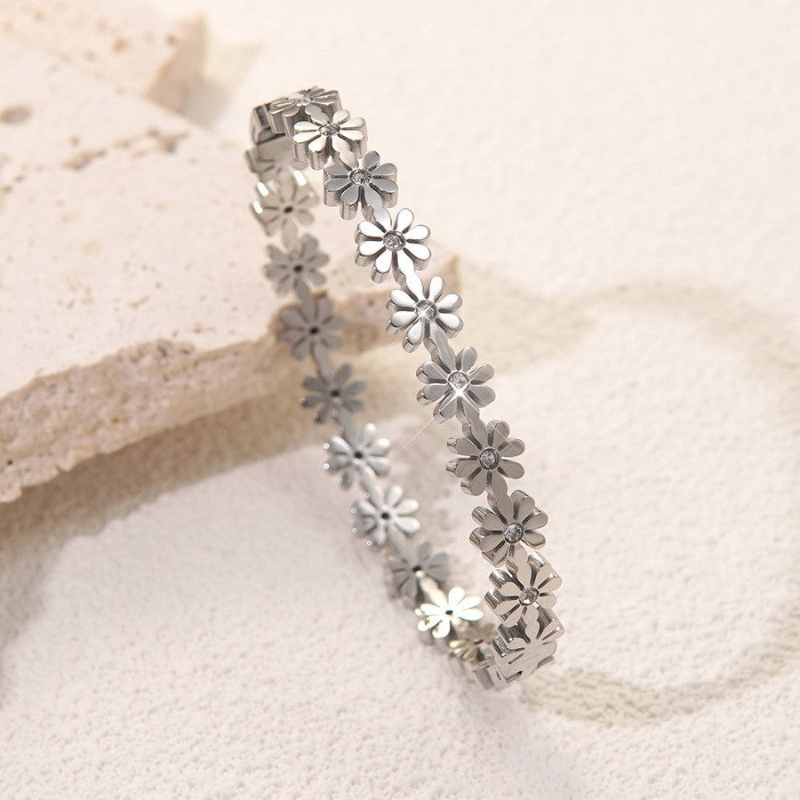 Elegant 18K Gold Plated Geometric Round Titanium Steel Bracelet