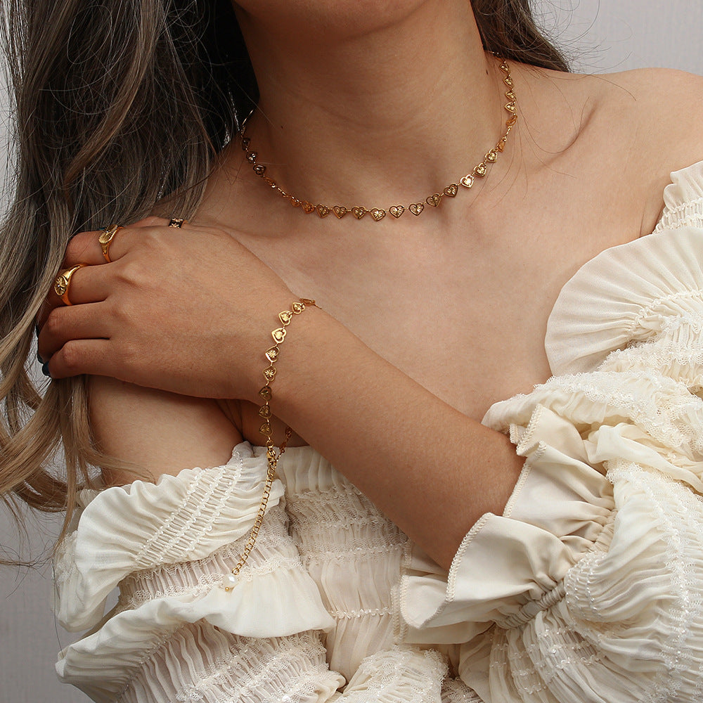 Collana alla Clavicole Minimalista a Cuore Elegante in Acciaio Inossidabile con Pendente in Acciaio al Titanio e Finitura Galvanica da Donna