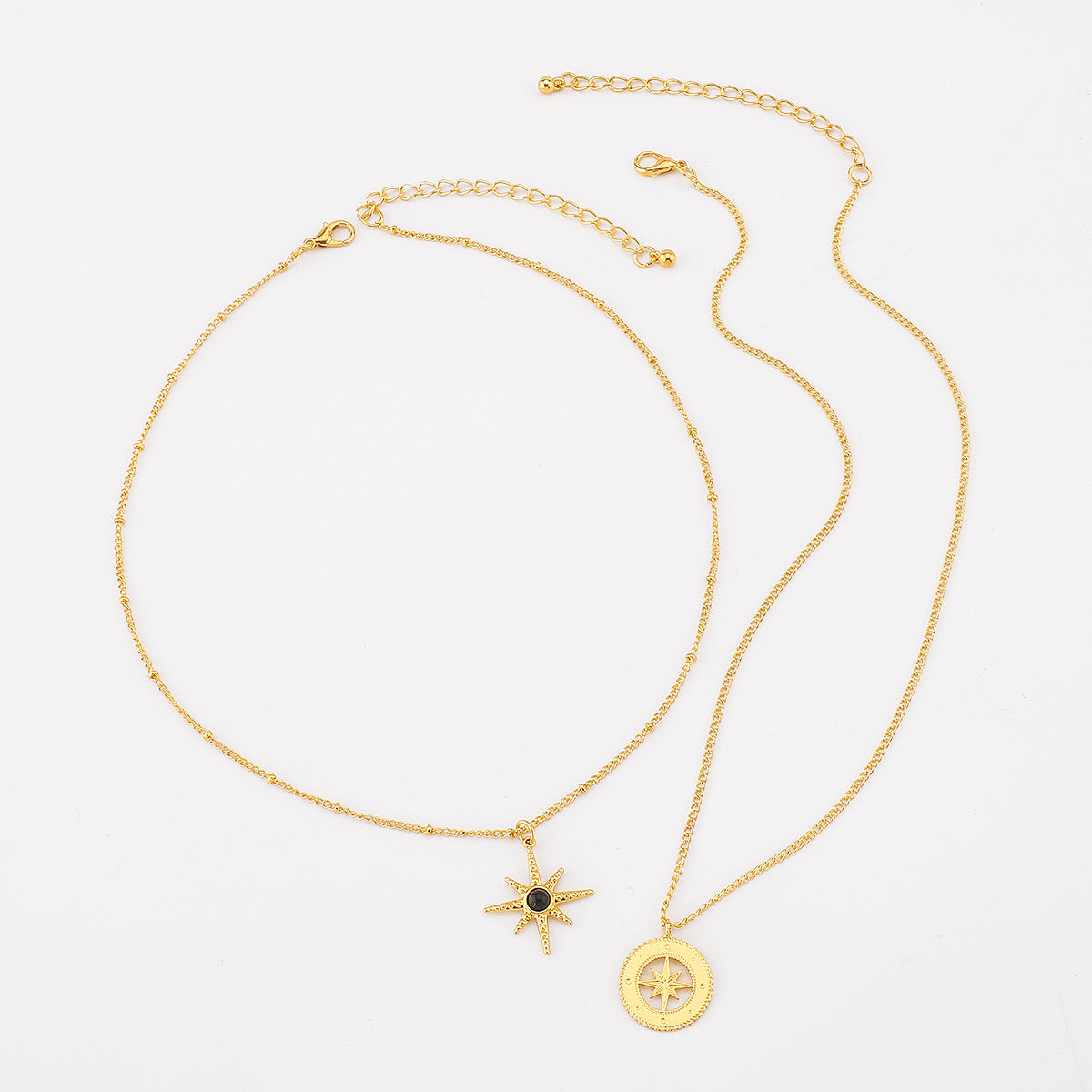 Minimalist Eight-Pointed Star Pendant Necklace for Women in Iron with Plated Finish