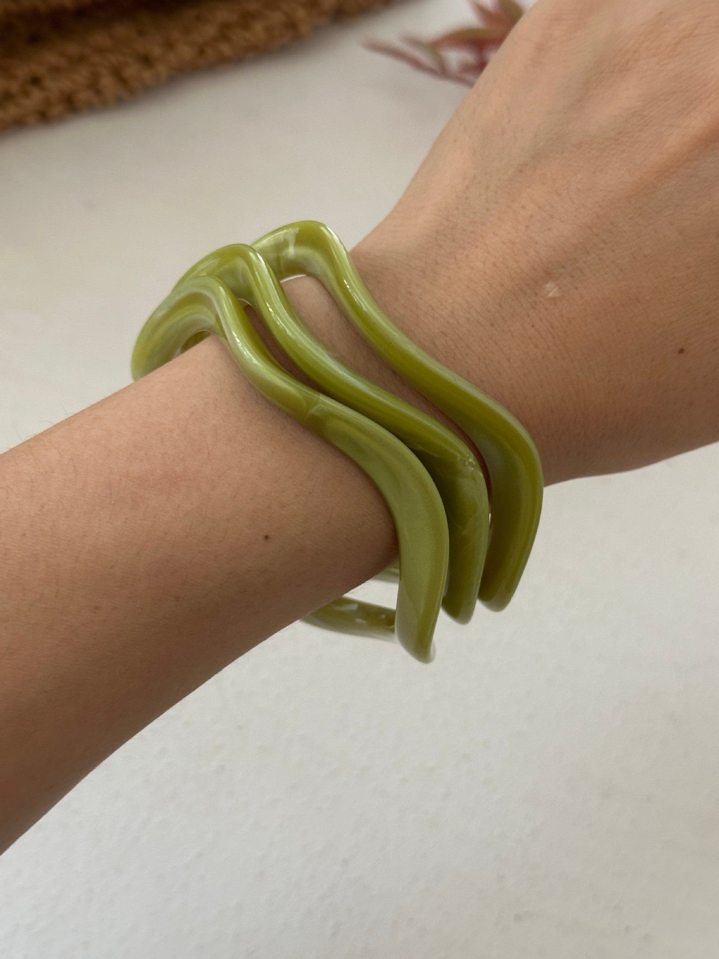 Bracciale da donna vintage in acrilico geometrico a goccia d'olio