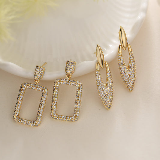 Orecchini geometrici minimalisti in rame con placcatura in oro 18 carati e intarsi in zircone per donna