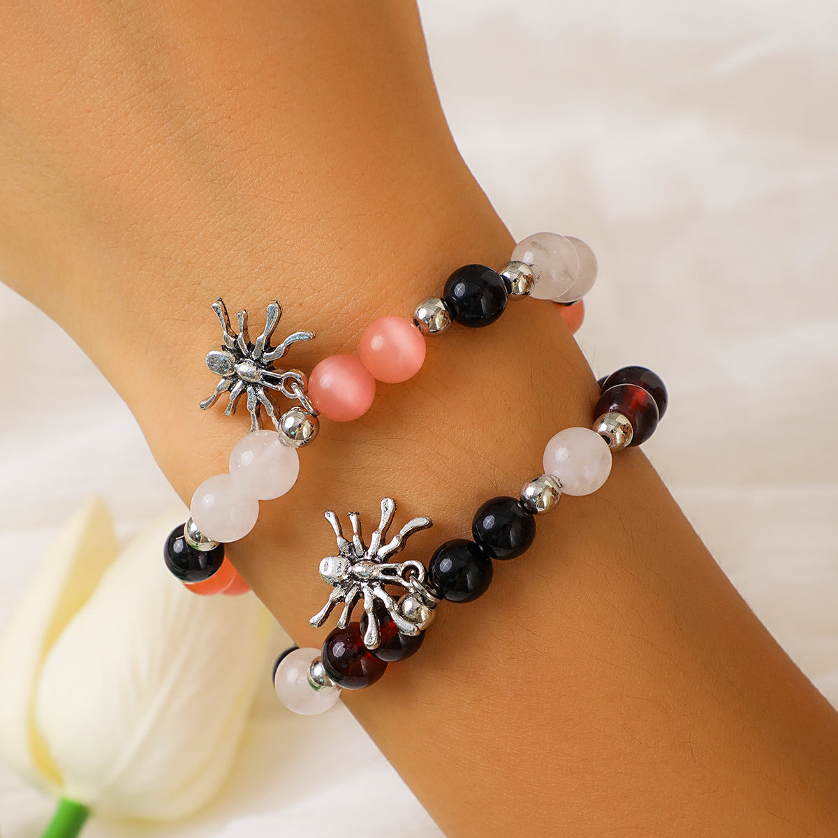 Juego de pulsera con colgante de araña geométrica dulce y atrevida con cuentas de aleación y acabado chapado para mujer
