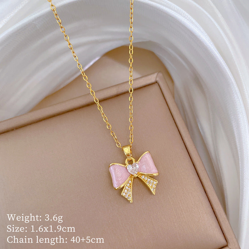 Collana di Lusso a Farfalla Smaltata Geometrica con Ciondolo in Strass e Catena in Acciaio Inossidabile
