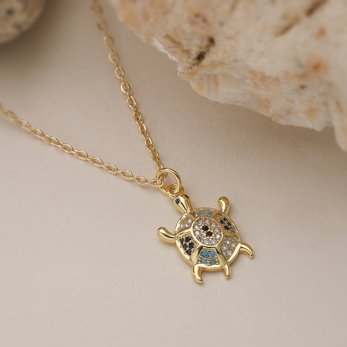 Minimalist 18K Gold Plated Brass Micro-inlay Cubic Zirconia Turtle Pendant Necklace for Women