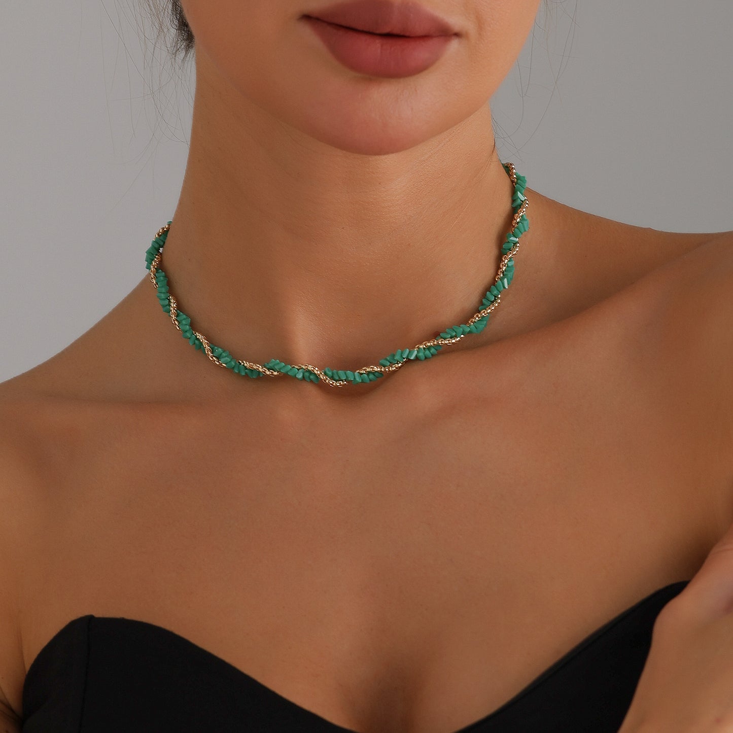 Geometric Pendant Necklace for Women with Gold-Plated Alloy Chain and Interlocking Design for Clavicle Styling