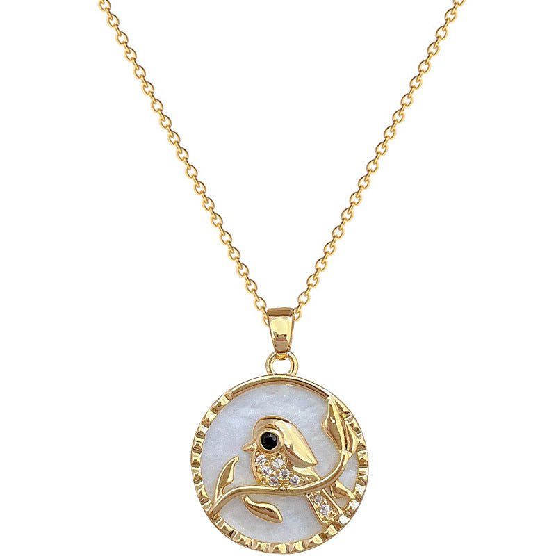 Collana con Pendente Geometrico Minimalista a Conchiglia e Gazza per Donna con Intarsio di Zirconi su Catena in Acciaio al Titanio