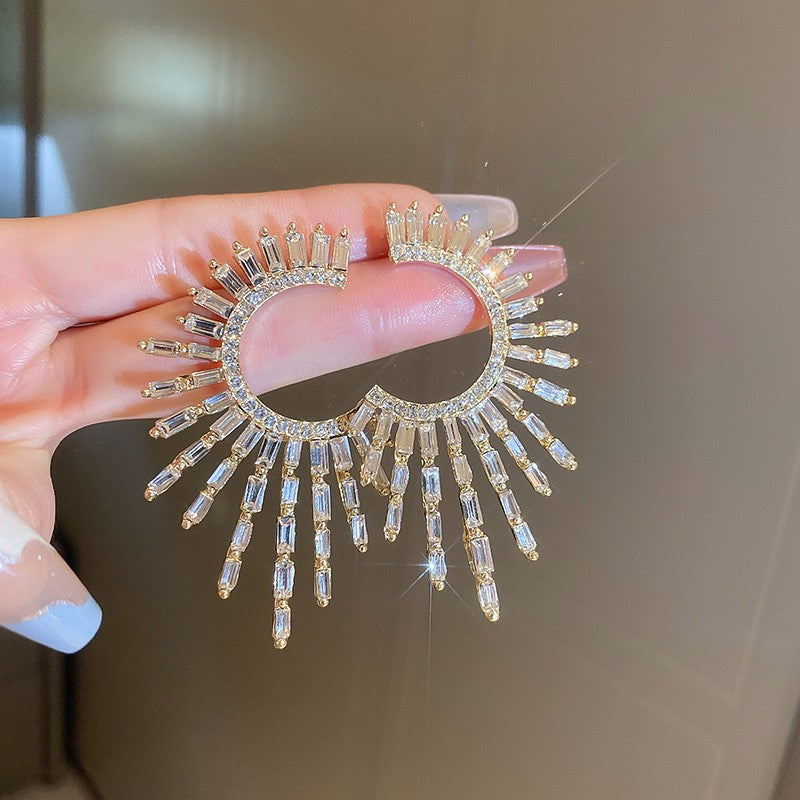 Orecchini floreali minimalisti con perle, perno in argento sterling 925 e strass, da donna