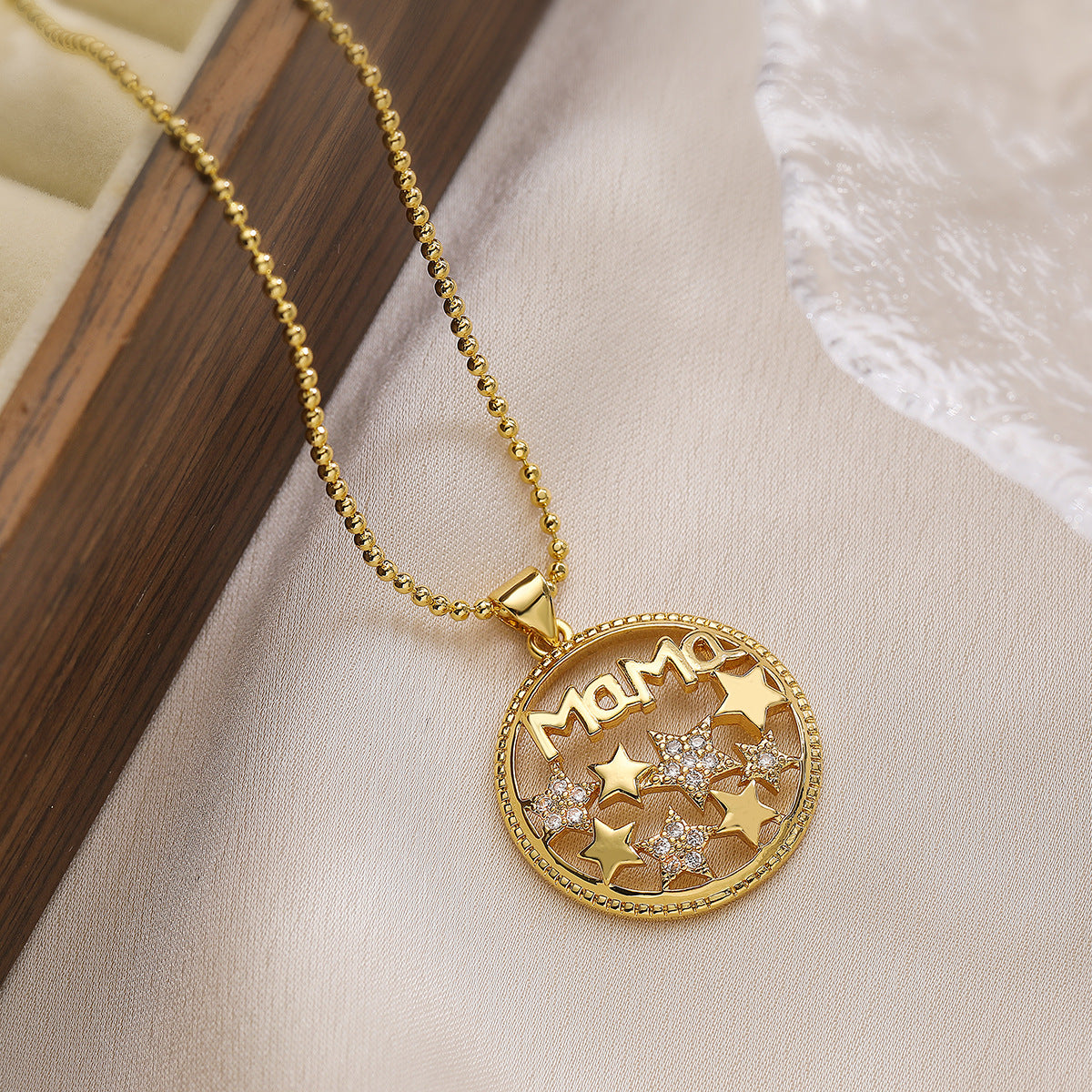 Minimalist Star and Heart Shaped Copper Pendant Necklace with Real Gold Plating and Zircon Inlay for Women