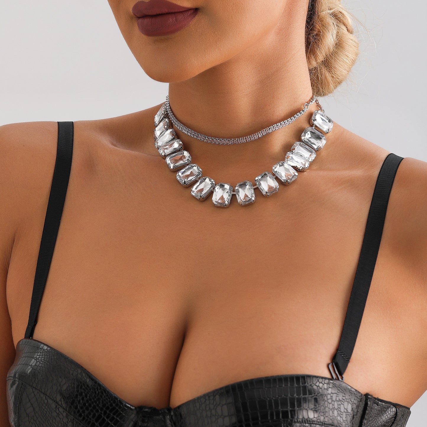 Fashionable Crystal-Embellished Clavicle Necklace with Tassel and Heart Shape in Alloy with Plating Finish for Women