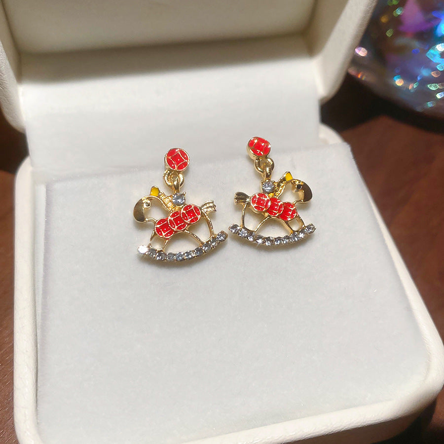 Pendientes de tuerca flocados con forma de caballo estilo lujo con perlas en plata de ley 925 bañada en oro de 18 quilates para mujer