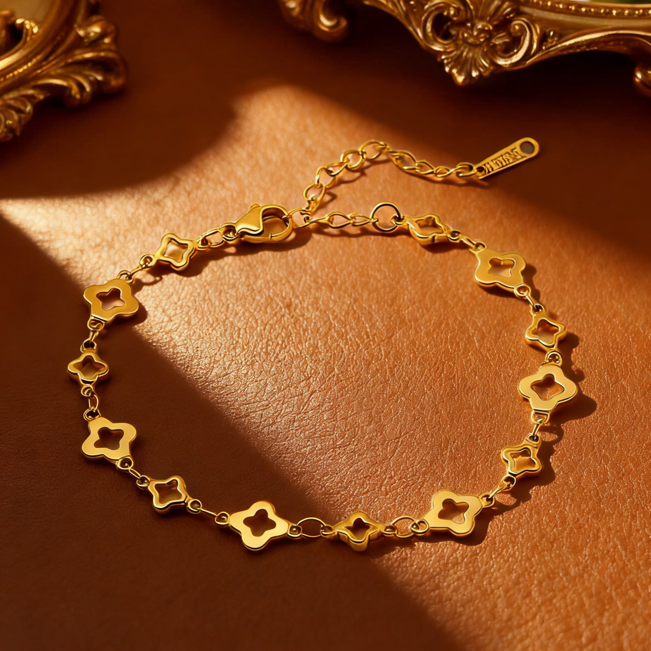 Bracciale vintage elegante in acciaio inossidabile placcato a quattro foglie per donna