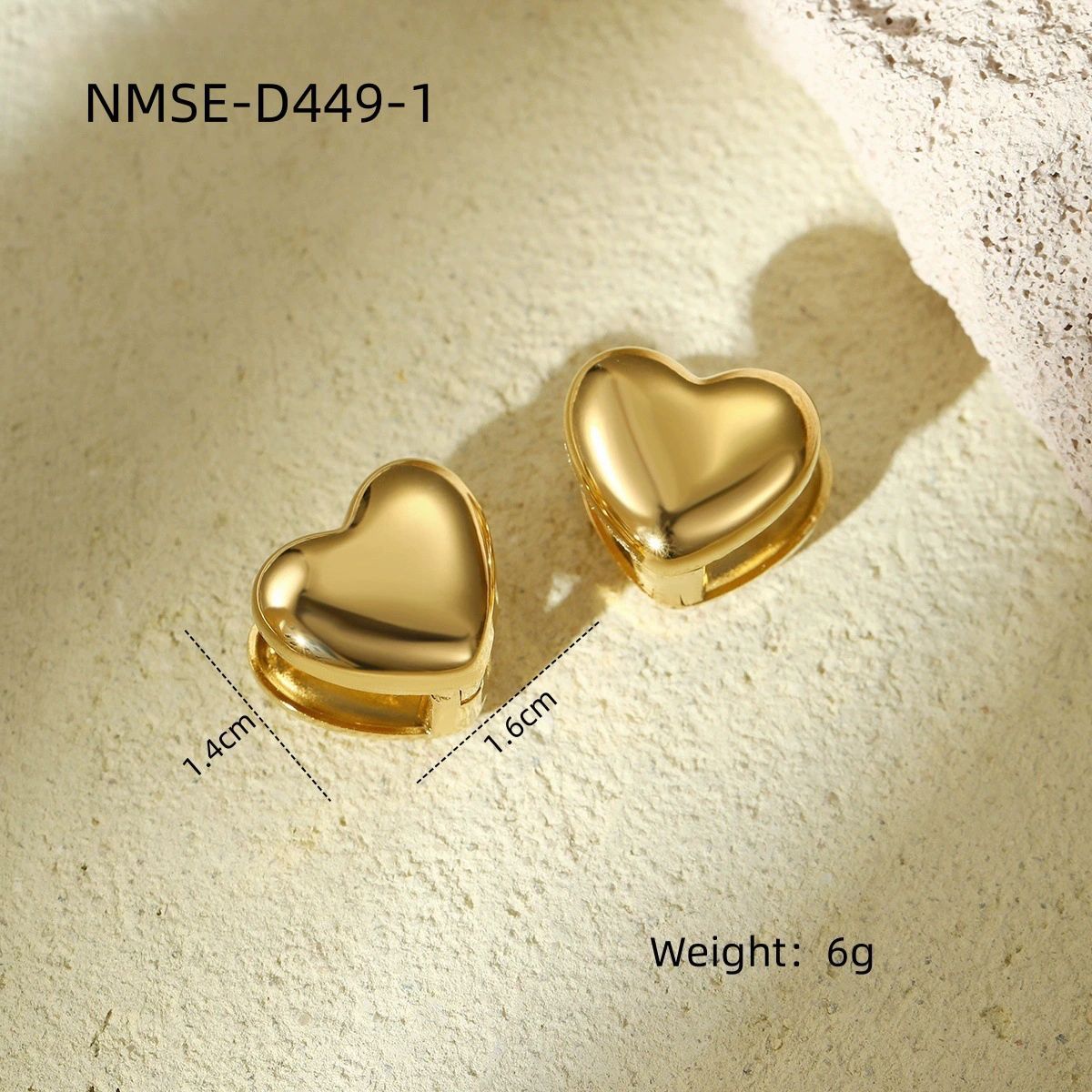 Fashionable Heart-Shaped Stainless Steel Stud Earrings with Plated Finish for Women