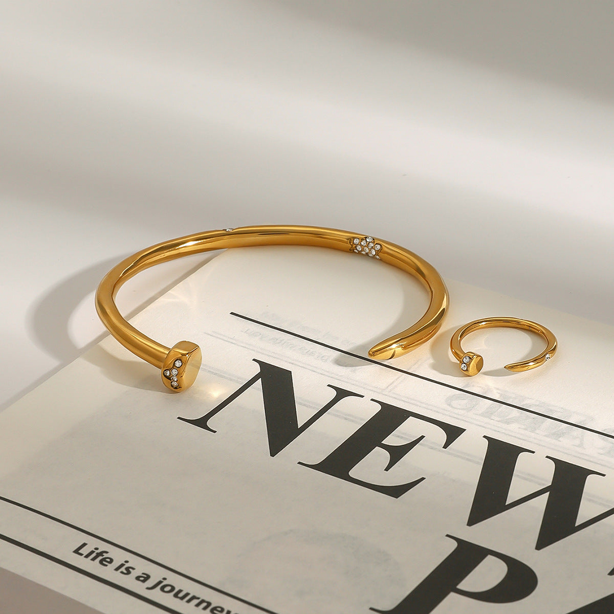 Collana geometrica in acciaio inossidabile da donna con ciondolo in acciaio al titanio, finitura galvanica, accessorio di moda minimalista