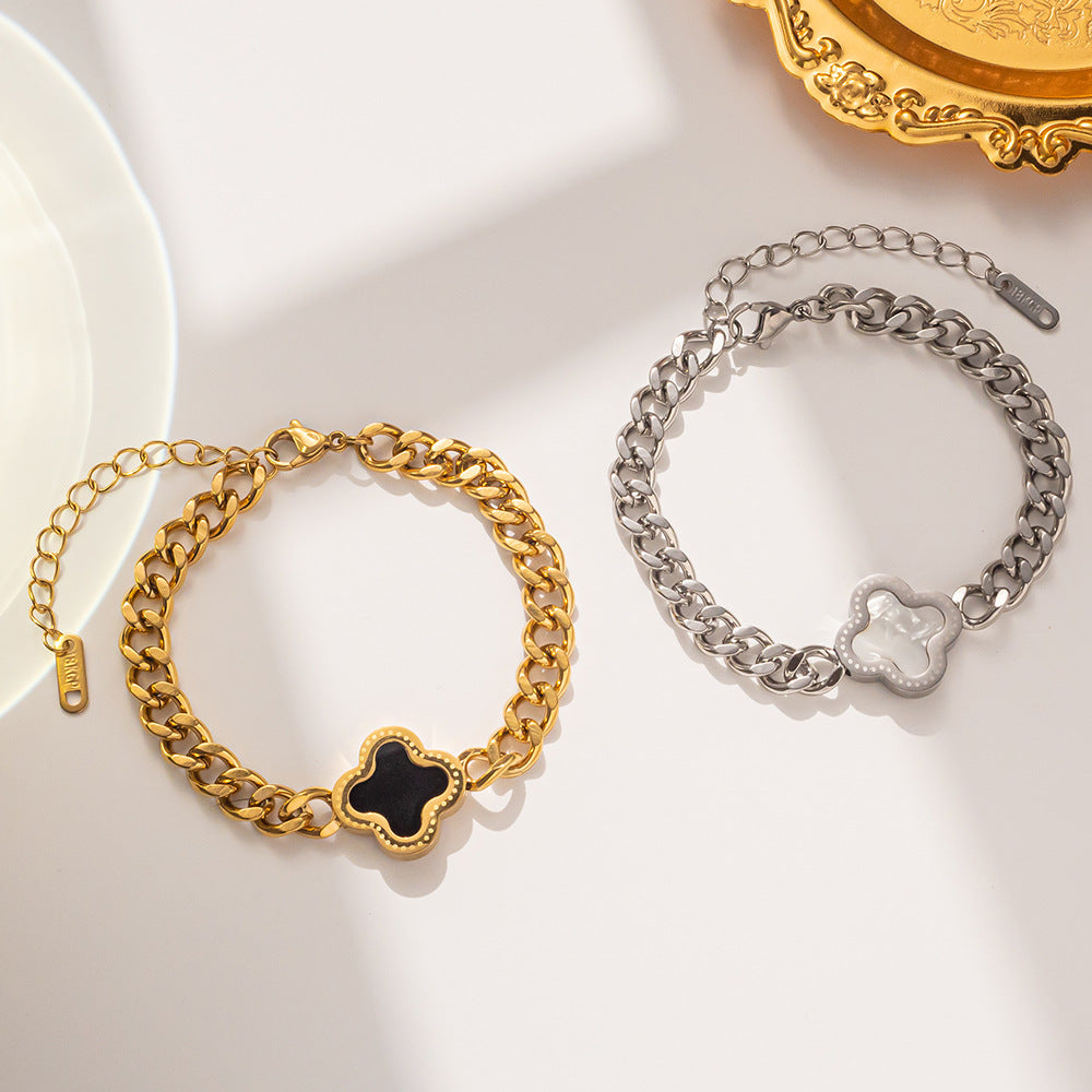 Bracciale da donna alla moda a forma di trifoglio in acciaio al titanio con finitura placcata e design a catena spessa