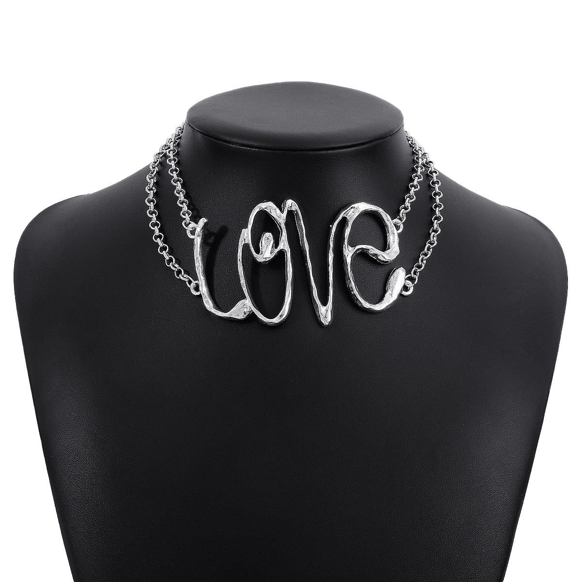 Collar con dije de letra dulce y atrevida para mujer con cadena de aleación de hierro galvanizado a la altura de la clavícula