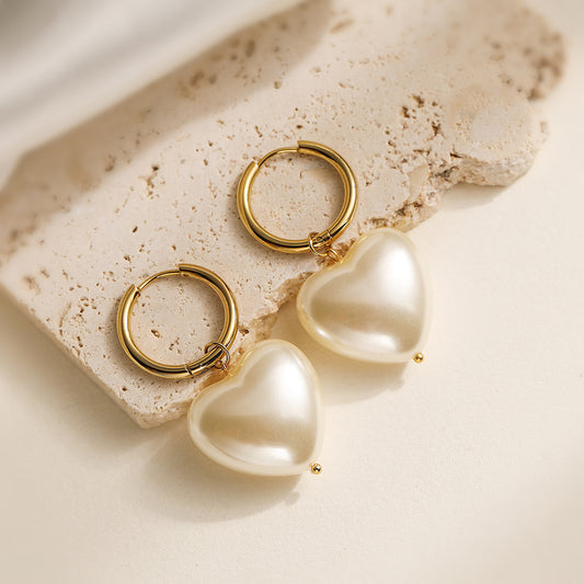Orecchini Eleganti da Donna Placcati Oro 18 carati a Forma di Cuore in Acciaio Inossidabile con Perle, Accessorio di Moda Minimalista