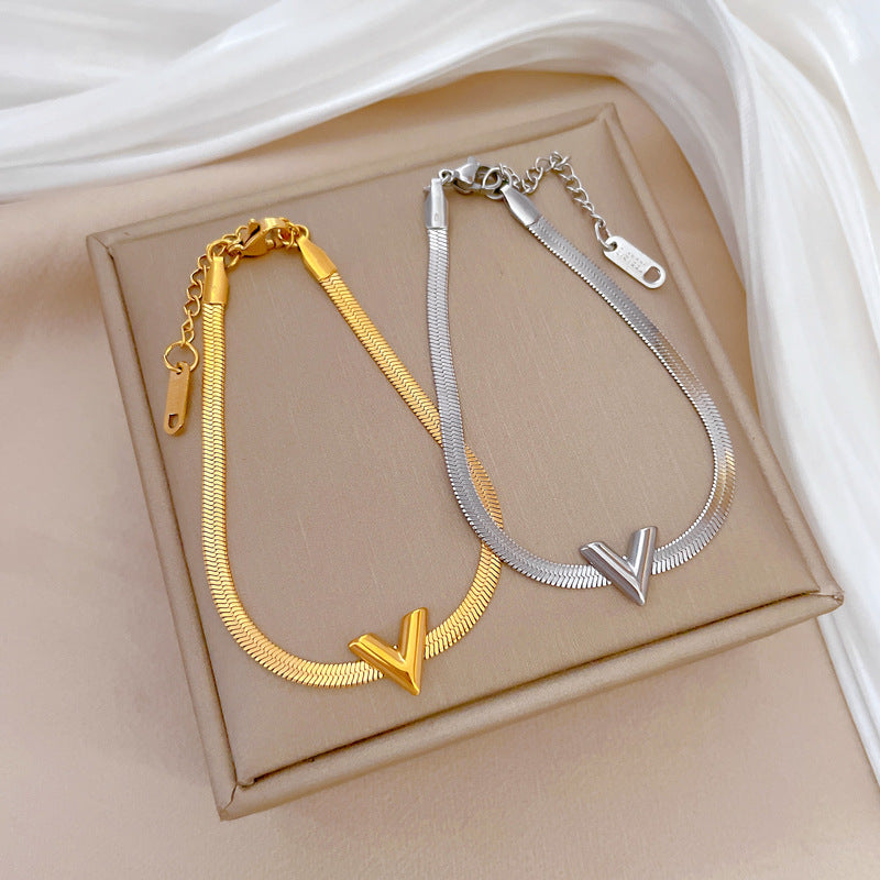 Minimalist V-Shaped Titanium Steel Chain Bracelet for Women with Gold Plating and Nature-Inspired Design
