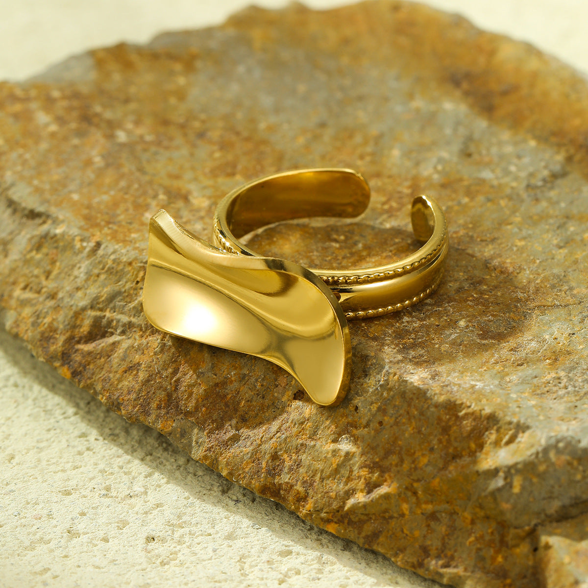 Anillo Abierto Pulido Irregular Geométrico Cuadrado Lujoso Ligero de Acero Inoxidable con Baño de Oro de 18 quilates para Mujer