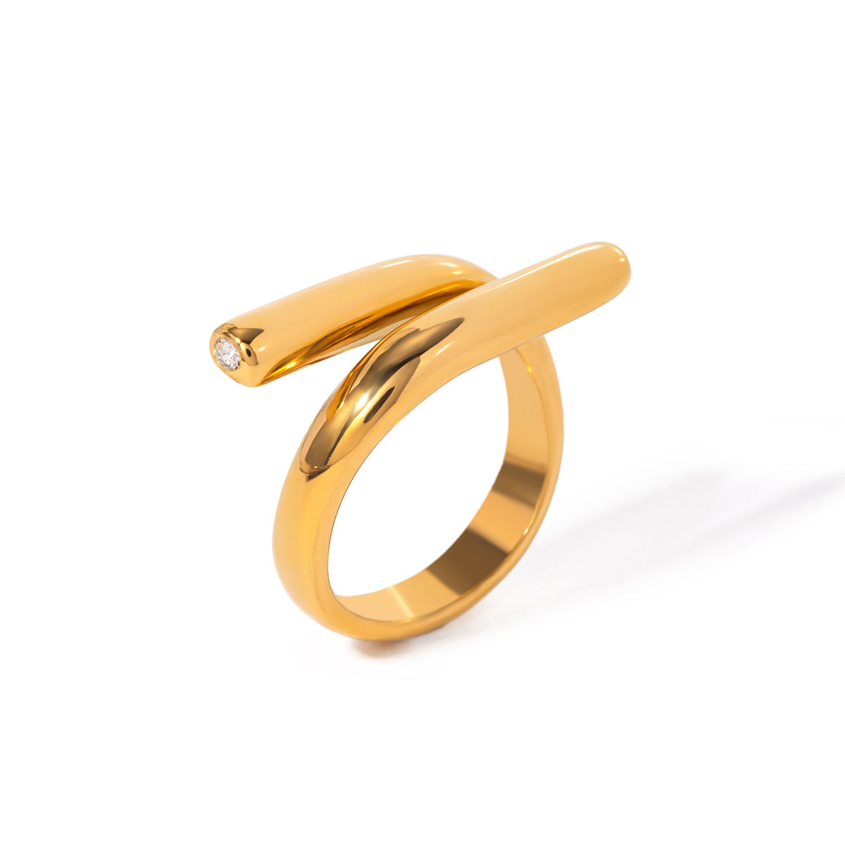Anillo de banda entrelazada asimétrica minimalista de acero inoxidable con chapado en oro de 18 quilates e incrustaciones de diamantes de imitación