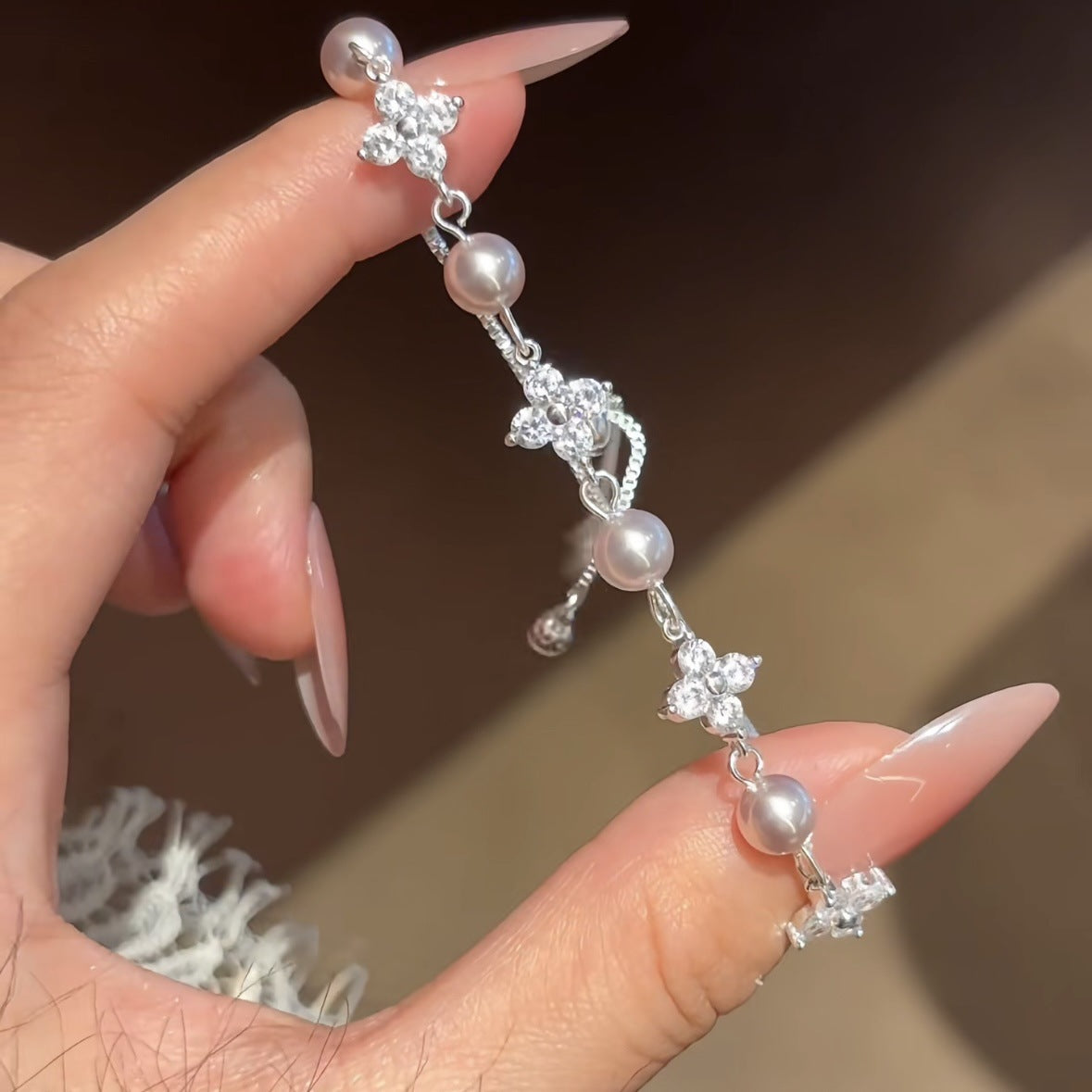 Vintage Luxury Geometric Cubic Zirconia Inlaid Pearl Bracelet for Women