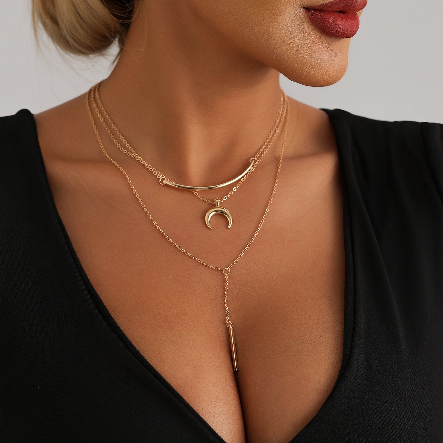 Collar con colgante de luna creciente estilo vintage para mujer con longitud ajustable, cadena de medallón de aleación chapada en oro
