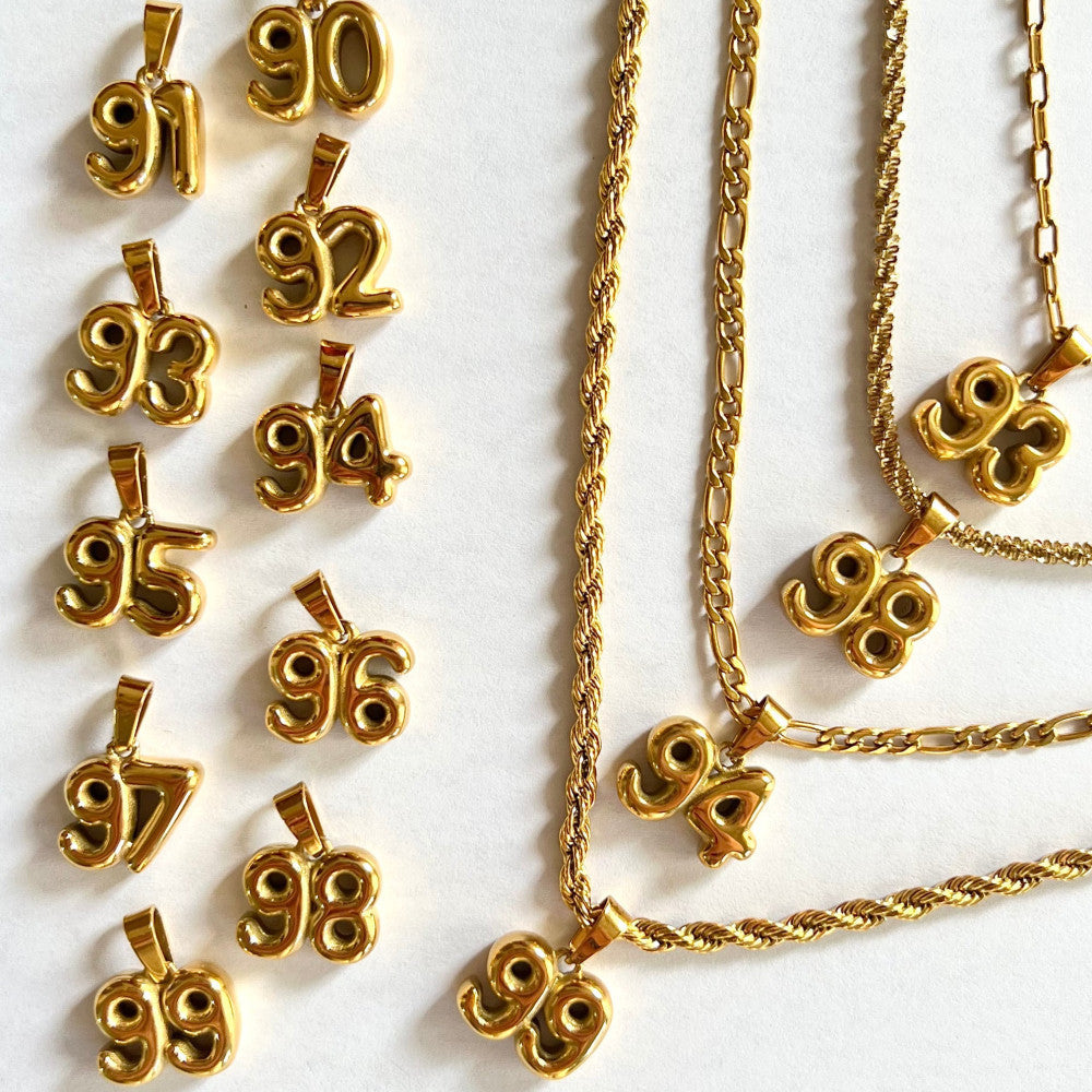 Luxury Business Plated Brass Number Letter Pendant Necklace Rope Figaro Chain Charm Bar for Women