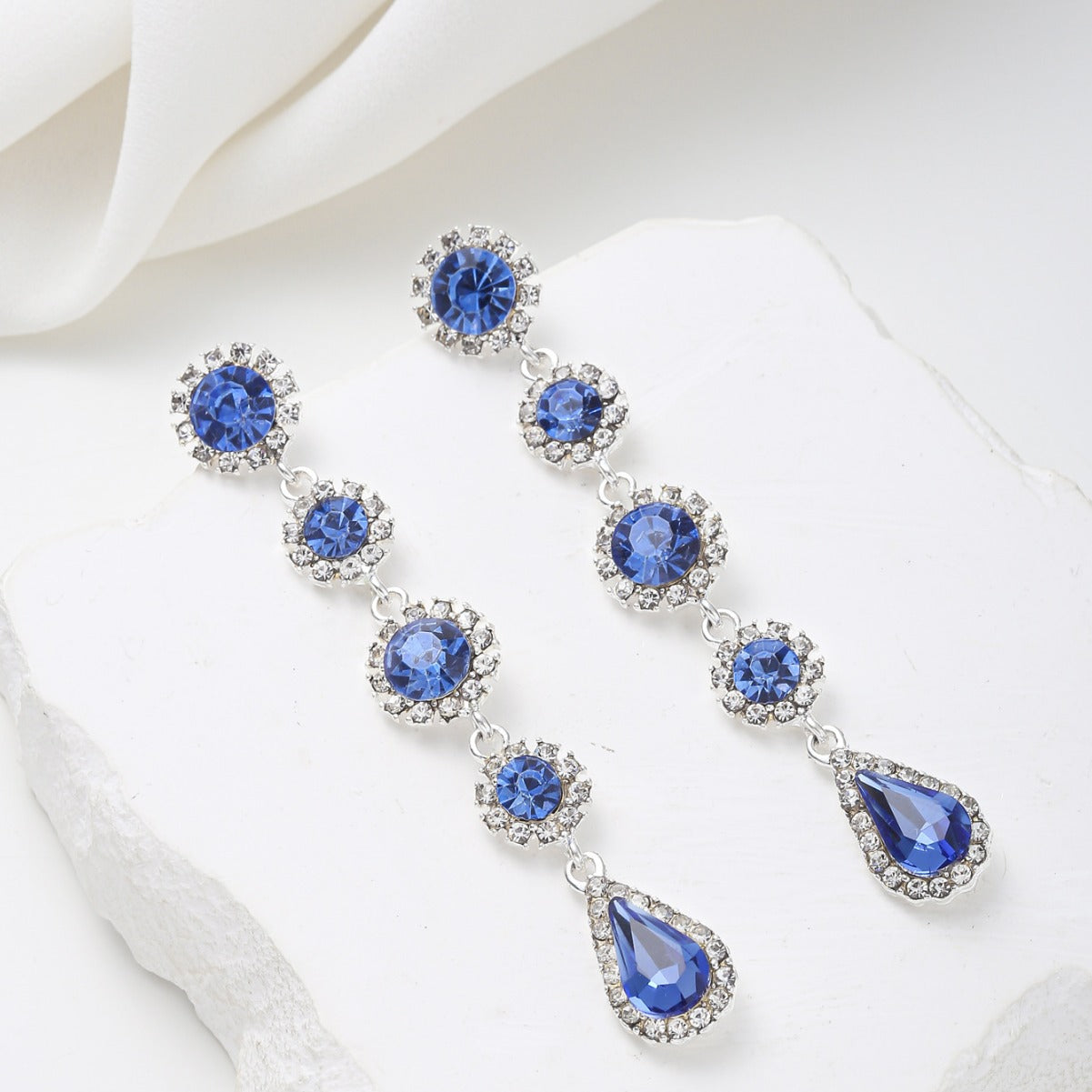Fashionable Retro Tassel Earrings for Women with Crystal Inlay in Alloy, Teardrop and Geometric Shape, Minimalist and Versatile Design