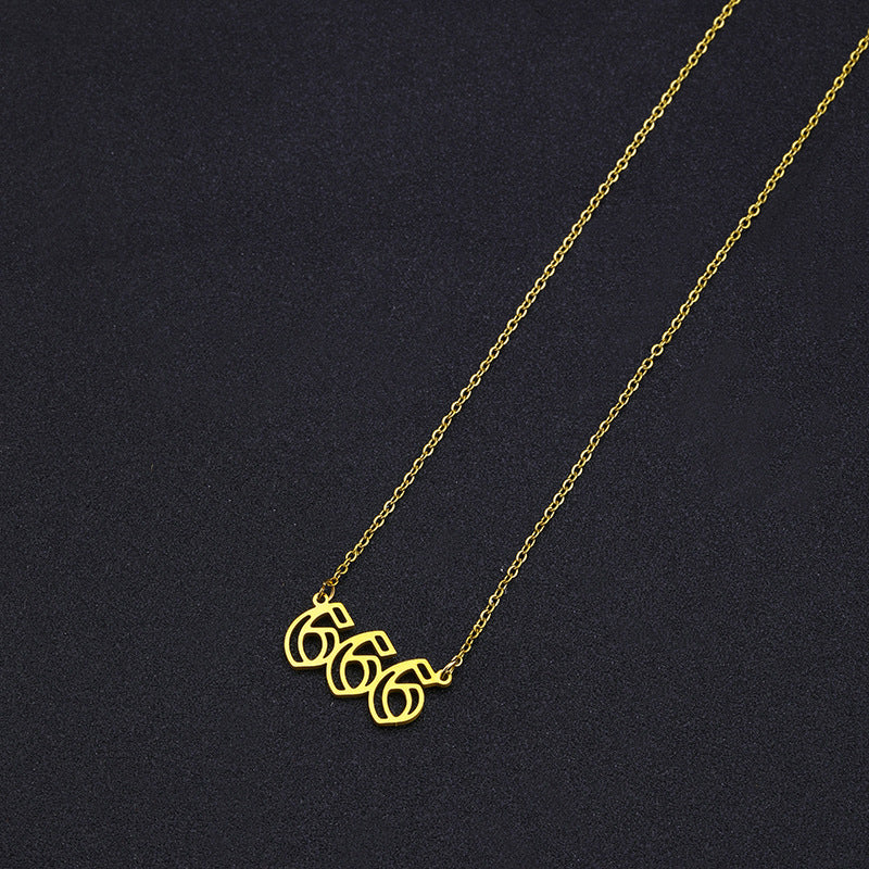 Collar Minimalista de Acero Inoxidable con Colgante de Número Grabado en Cadena O para Mujer