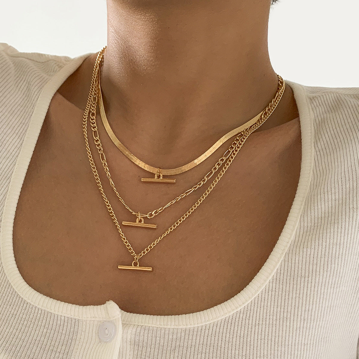 Collana a croce punk minimalista con ciondolo a catena serpentina in lega con finitura galvanica da donna