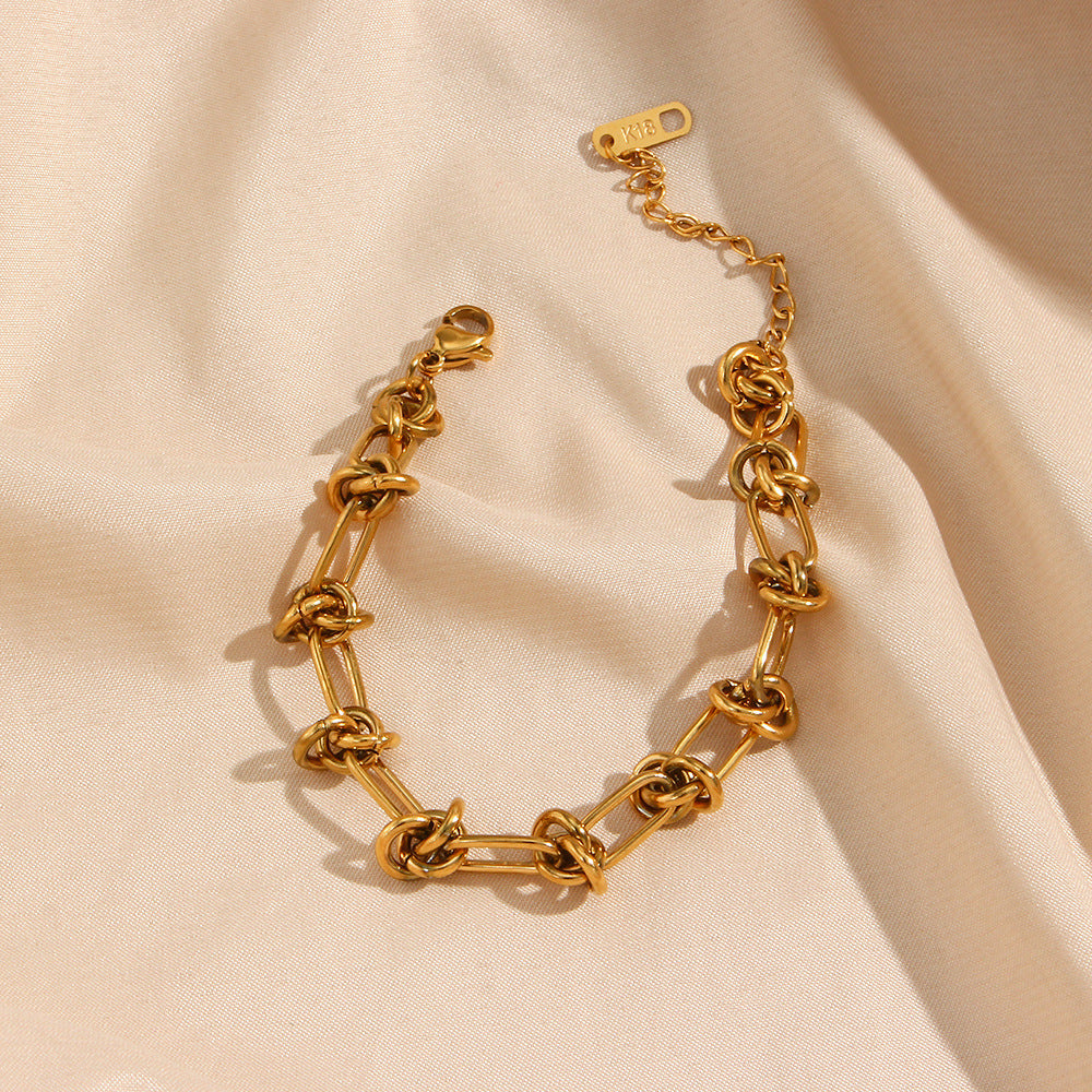 Collana girocollo minimalista geometrica placcata in acciaio inossidabile da donna con ciondolo in acciaio al titanio