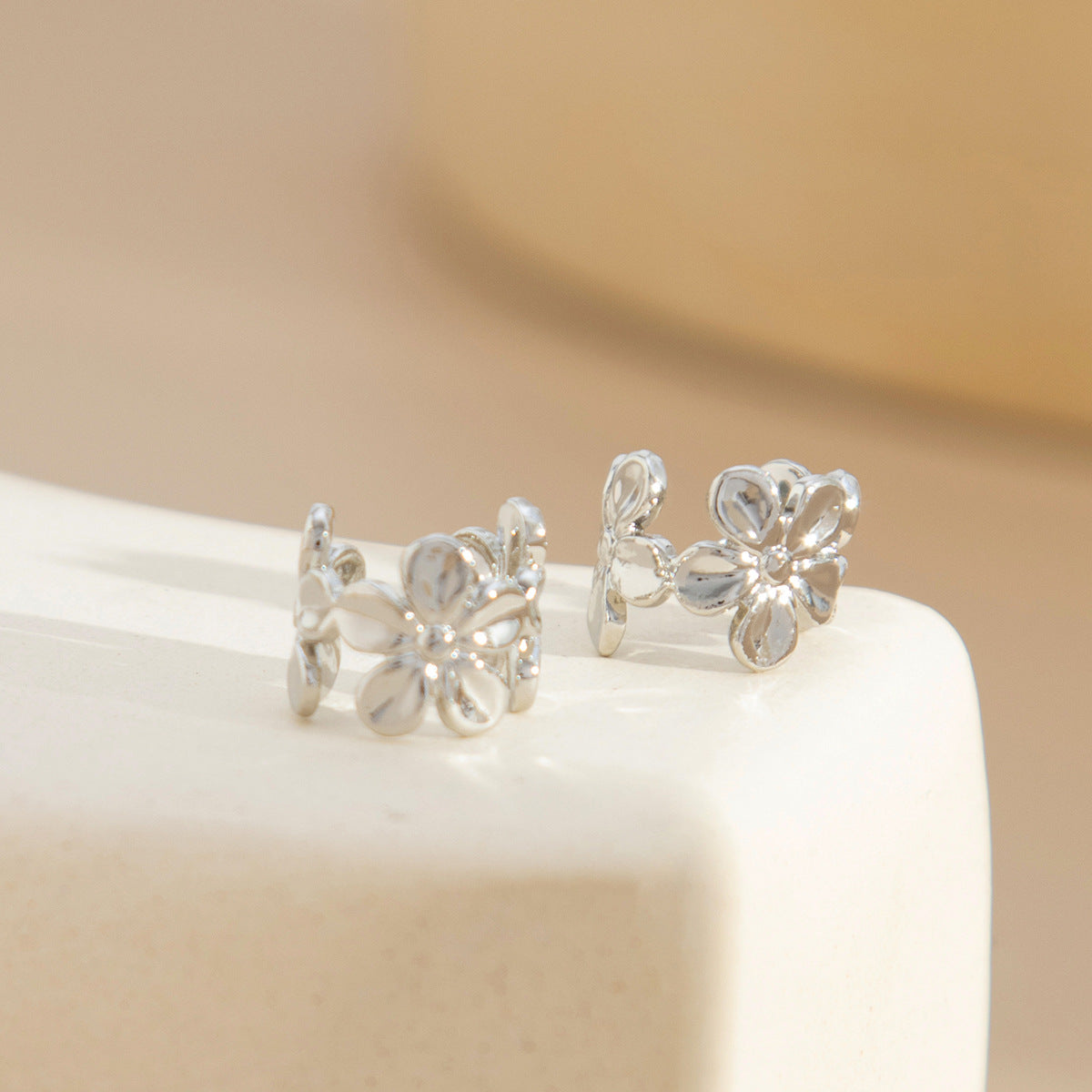 Minimalist Floral Ocean-Inspired Ear Cuff for Women Made of Alloy with Plated Finish No-Piercing Scallop Star Moon Design