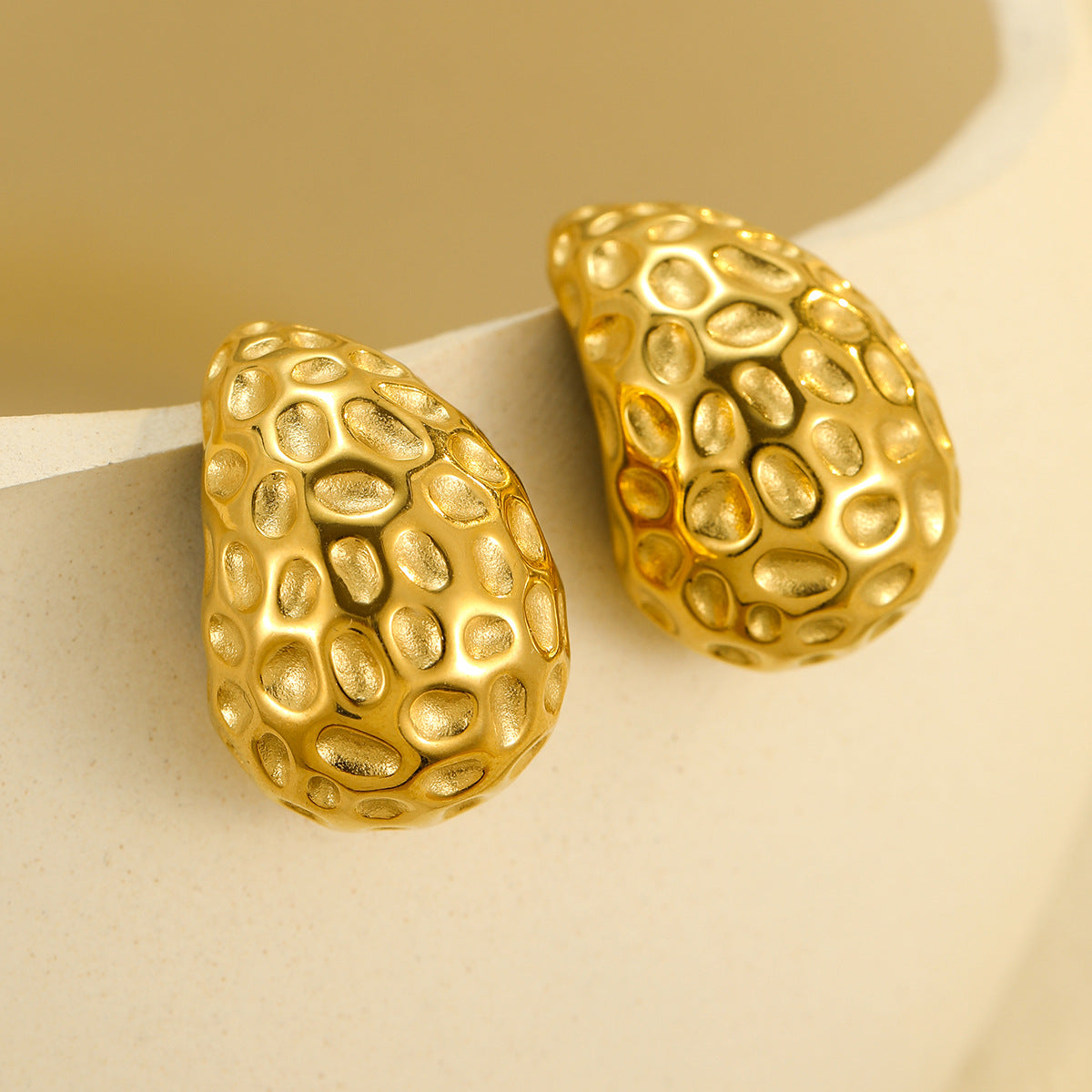 Pendientes de Acero Inoxidable en Forma de Gota Estilo Vintage con Superficie Texturizada para Mujer