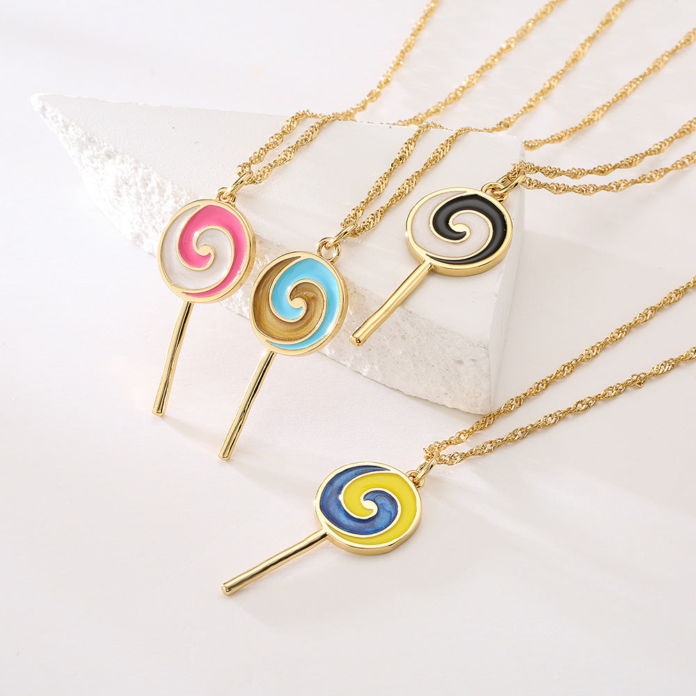 Collana con ciondolo geometrico grazioso per donna con base in rame, placcatura in oro 18 carati e finitura in smalto