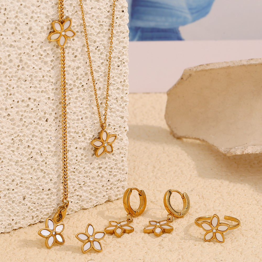 Fashionable Floral Shell Pendant Necklace for Women Stainless Steel with 18K Gold Plating