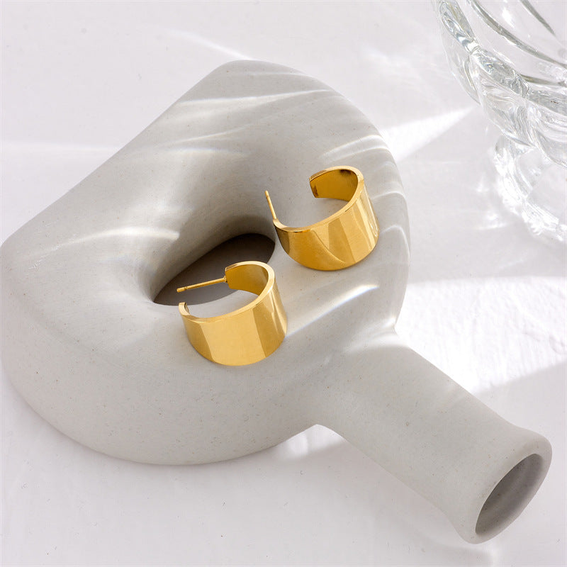 Minimalist Geometric C-Shaped Polished Titanium Steel Stud Earrings for Women with Plated Finish