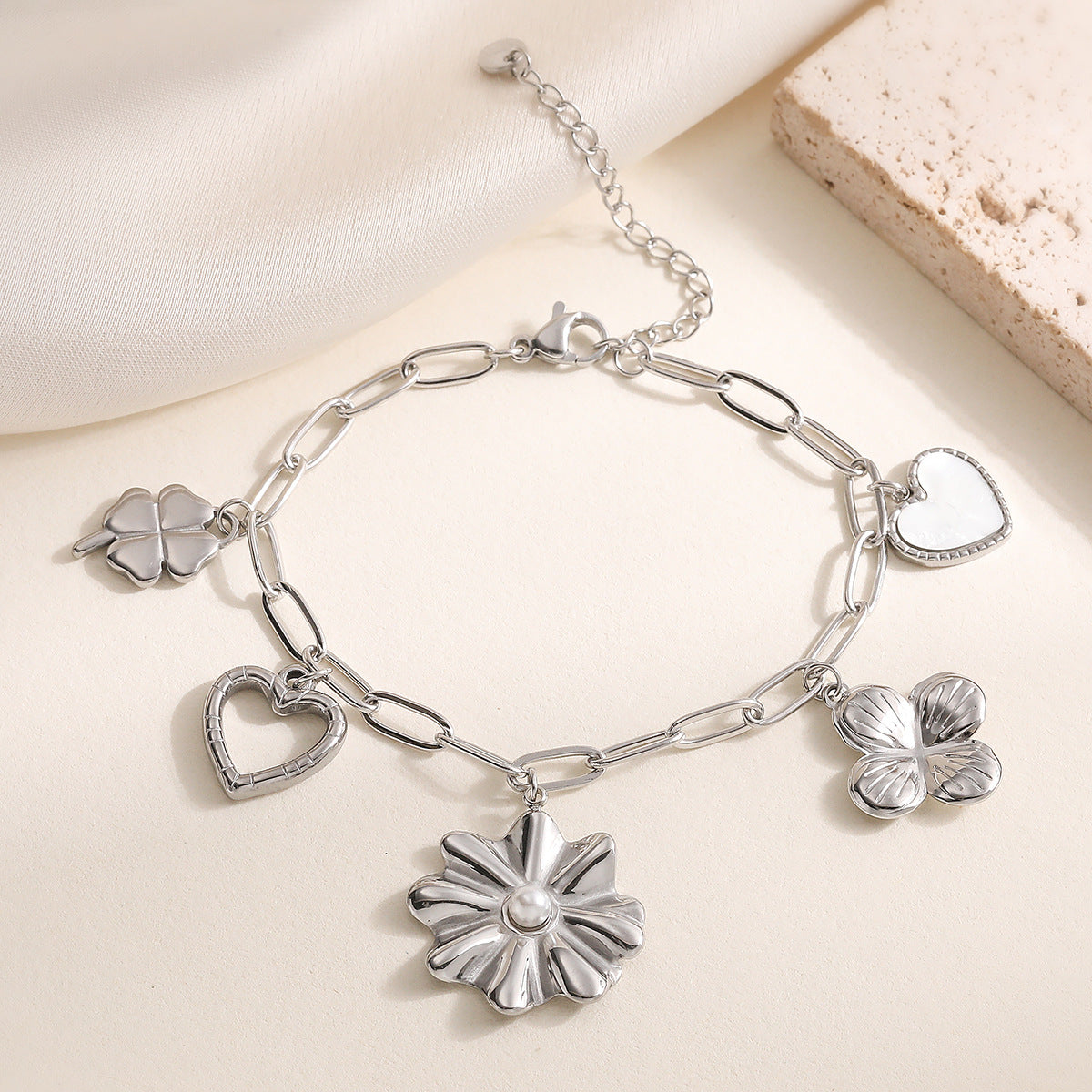 Elegant 18K Gold Plated Floral Heart Geometric Stainless Steel Bracelet for Women