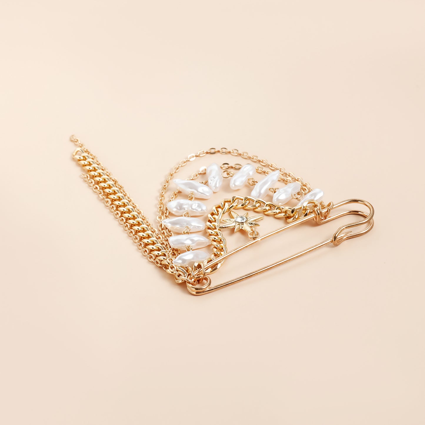 Broche de aleación geométrico vintage de moda OL con diseño de estrella de ocho puntas y borla para mujer