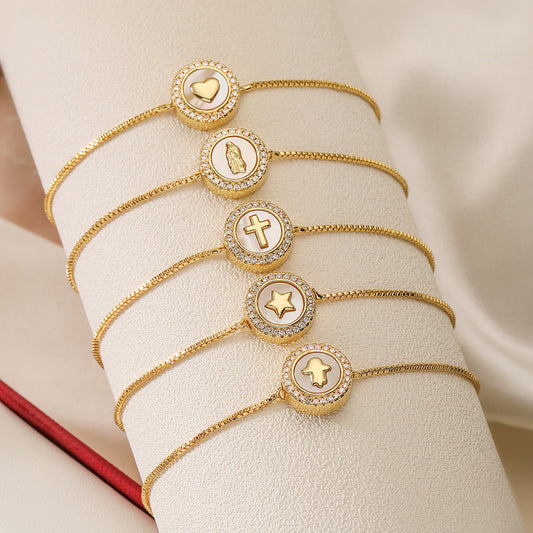 Elegante pulsera geométrica con colgantes de concha y cruz para mujer, con base de cobre bañada en oro de 18 quilates y circonitas micropavé
