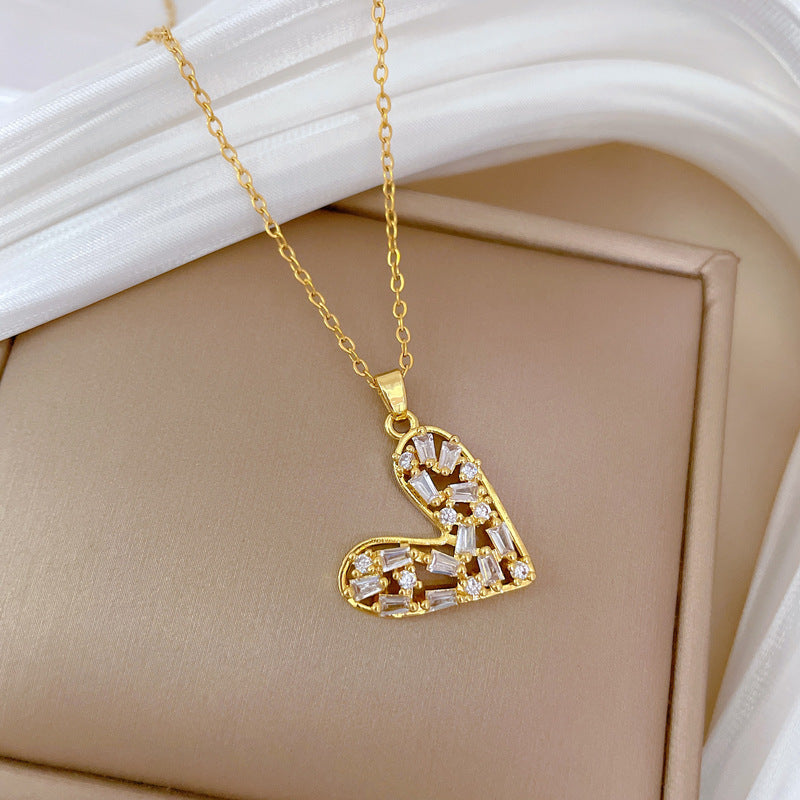 Collana da donna in acciaio al titanio con strass a forma di cuore cavo, con catena a medaglione delicata, gioielli minimalisti eleganti e versatili